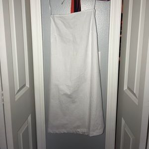 Super cute white dress!